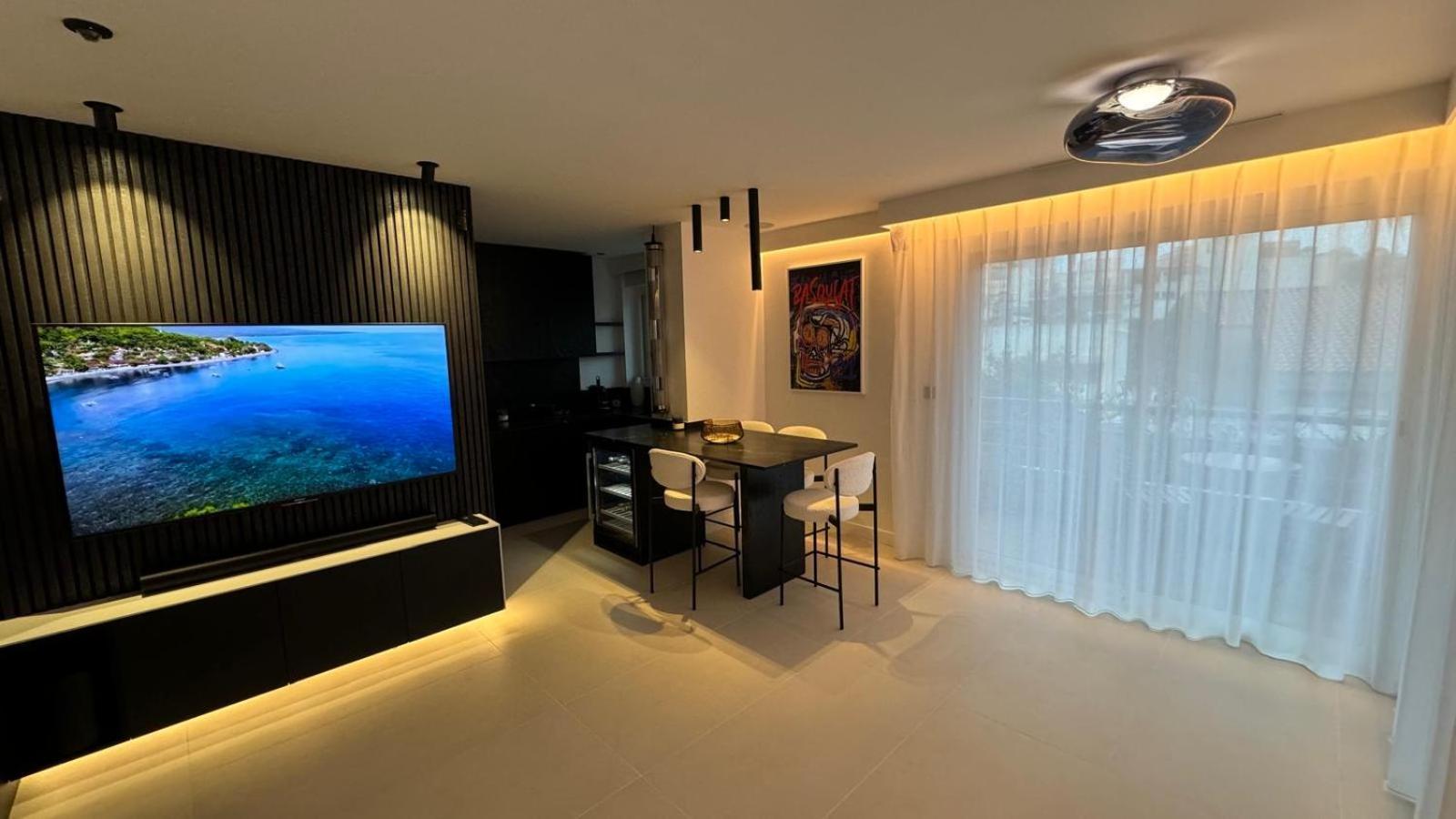 Appartement Luxueux Plein Centre De Cavalaire A 2Mn De La Plage Екстериор снимка
