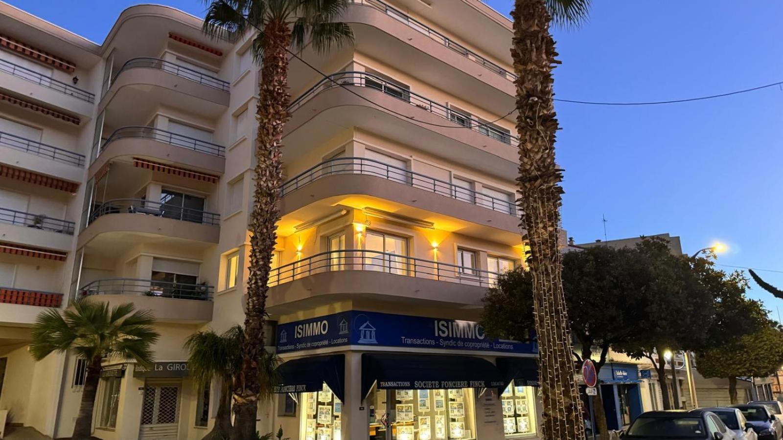 Appartement Luxueux Plein Centre De Cavalaire A 2Mn De La Plage Екстериор снимка